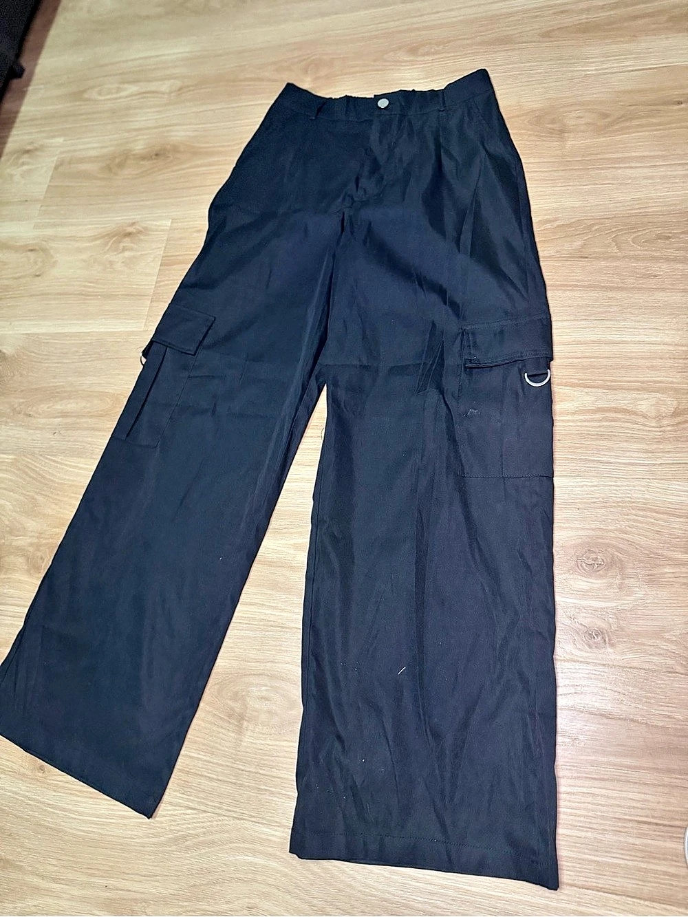 Wide Leg Cargo Pants in Black Like New